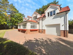 Photo 25- click for photo gallery